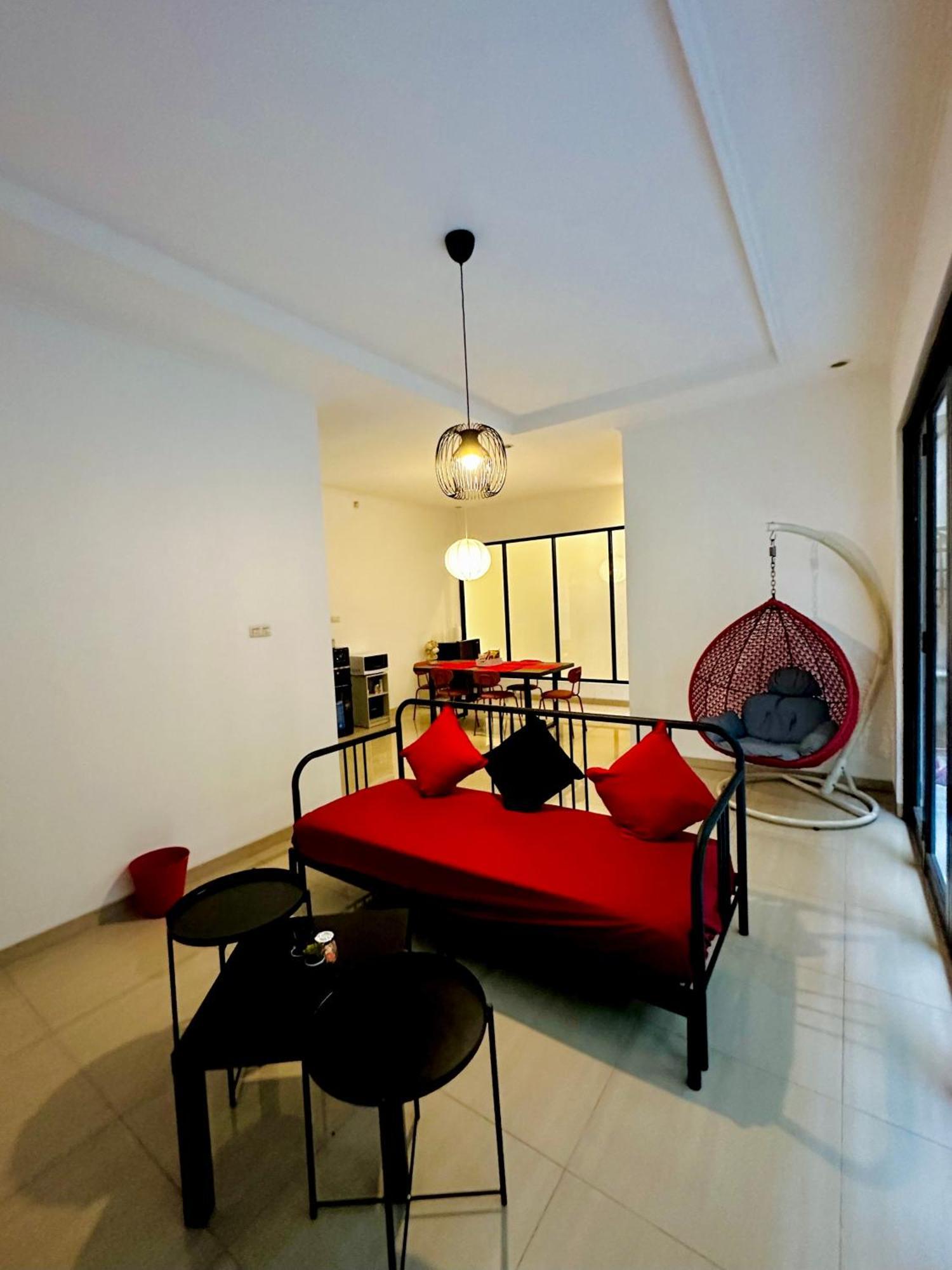 4-Bedroom Home In South Jakarta Nuansa Swadarma Residence By Le Ciel Hospitality ภายนอก รูปภาพ
