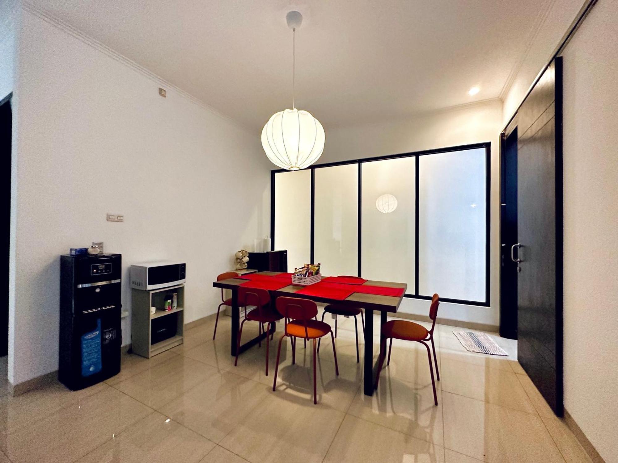 4-Bedroom Home In South Jakarta Nuansa Swadarma Residence By Le Ciel Hospitality ภายนอก รูปภาพ