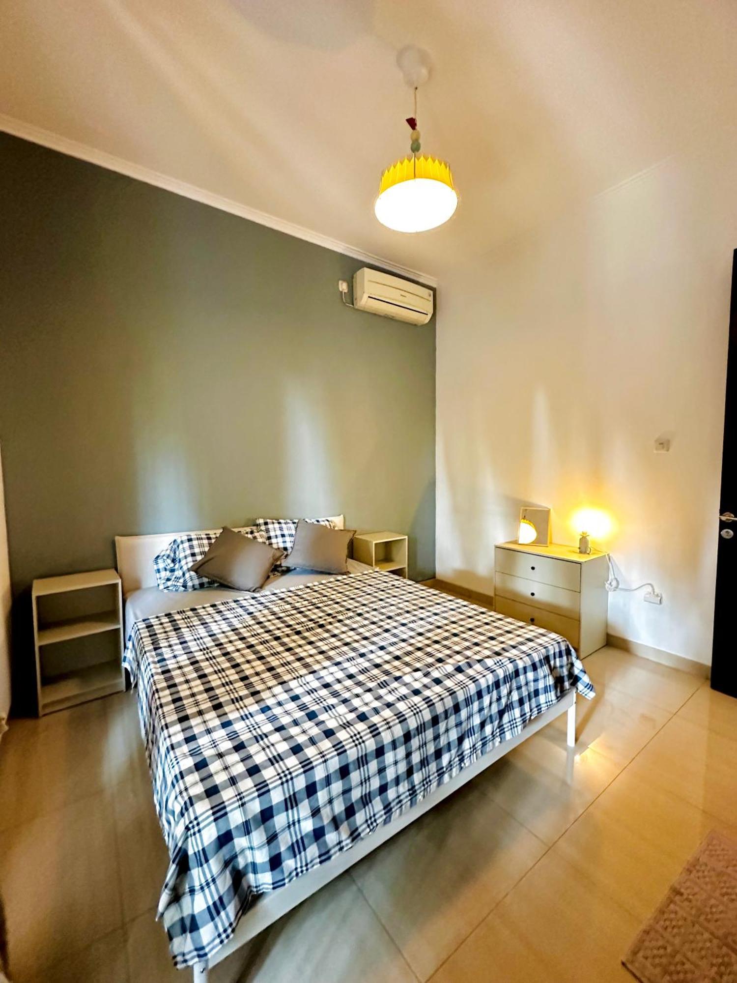 4-Bedroom Home In South Jakarta Nuansa Swadarma Residence By Le Ciel Hospitality ภายนอก รูปภาพ